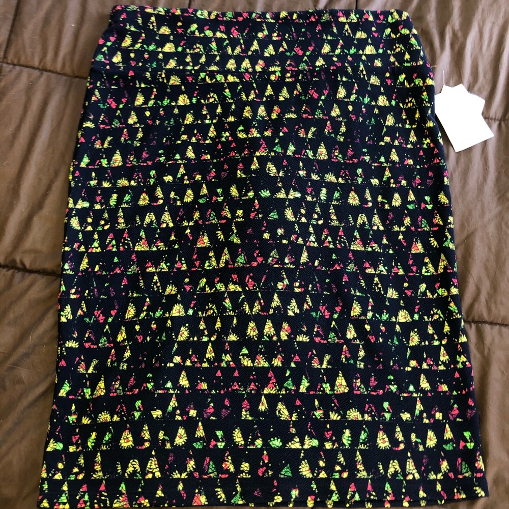 Cassie Lularoe 2xl, navy/blueyellowneon green/pink